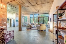 RF_Chris-M_Long-Beach-Loft_MLS-21-1024x683-2x_sb.jpg